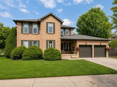 Detached in Burlington