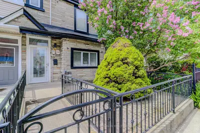 18 Brock Avenue, Toronto, On M6k 2k8