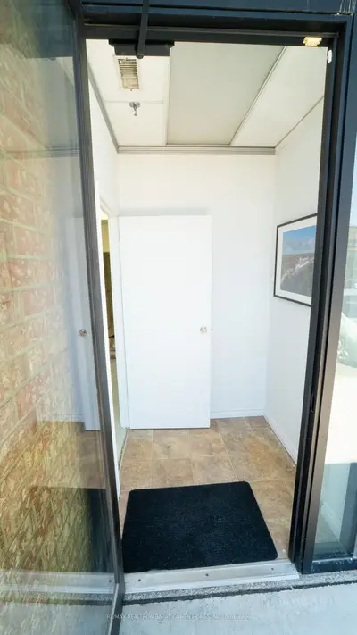 2700 Dufferin Street 26, Toronto, On M6b 4j3
