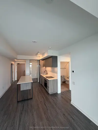 2495 Eglinton Avenue W 2412, Mississauga, On L5m 2t2