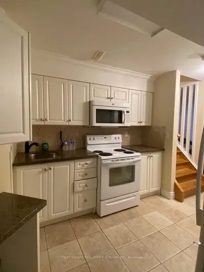 3197 Oakview Road, Mississauga, On L5n 7n9