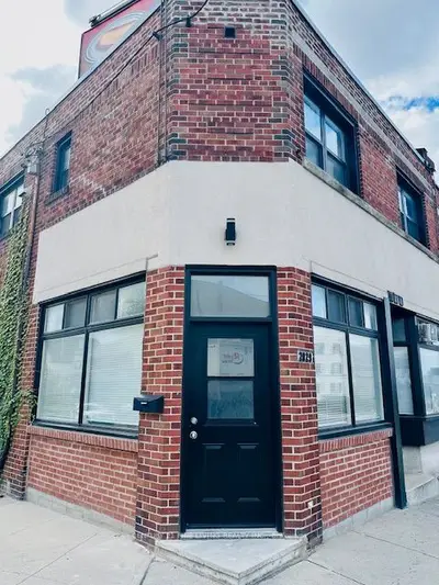 2029-2031 Eglinton Avenue W, Toronto W03, On M6e 2k4