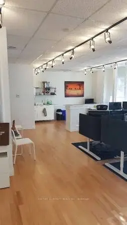323 Kerr Street 204, Oakville, On L6k 3b6