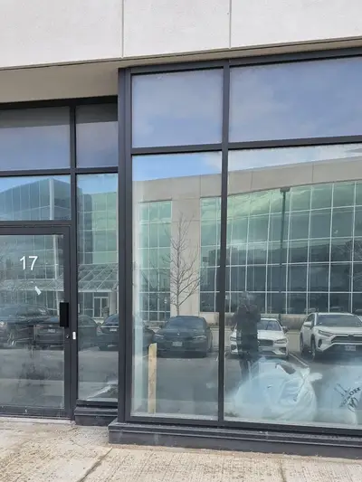 5270 Solar Drive 16, 17, Mississauga, On L4w 0g7