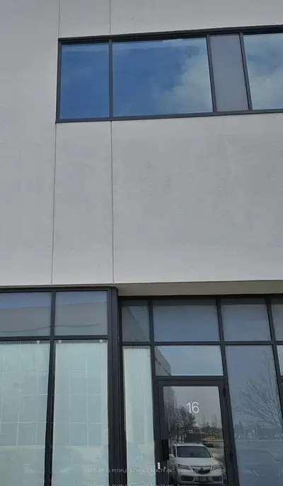 5270 Solar Drive 16, 17, Mississauga, On L4w 0g7