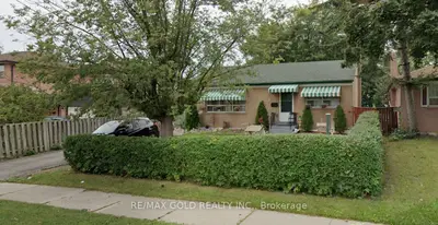 7084 Minotola Avenue, Mississauga, On L4t 2s8