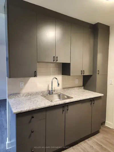 2550 Keele Street 1, Toronto W04, On M6l 2n8