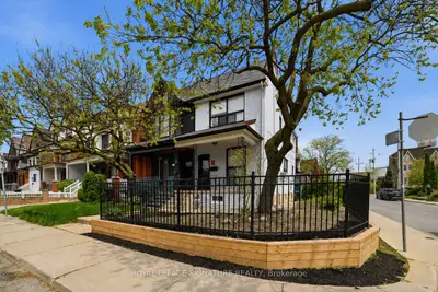 151 Campbell Avenue, Toronto W02, On M6p 3v3