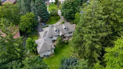 11 Ben Machree Drive, Mississauga, On L5h 2s2