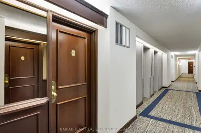 1300 Islington Avenue 303, Toronto, On M9a 5c4