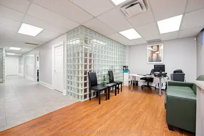 55 Village Centre Place 55-204, Mississauga, On L4z 1v9