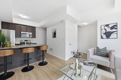 28 Fieldway Road 55, Toronto W08, On M8z 0e3