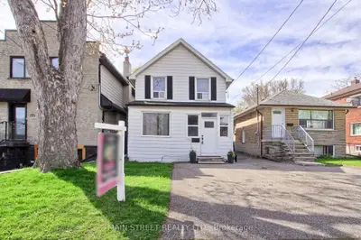19 Macdonald Street, Toronto, On M8v 1y3