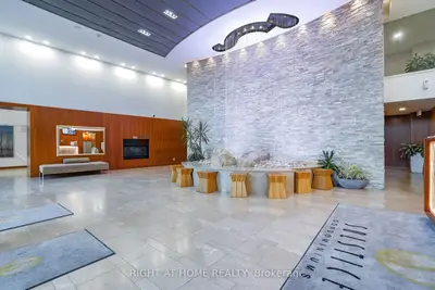 225 Webb Drive 2308, Mississauga, On L5b 4p2