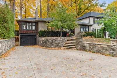 89 Holyrood Avenue, Oakville, On L6k 2v4