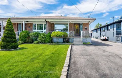 18 Hucknall Road, Toronto W05, On M3j 1v8