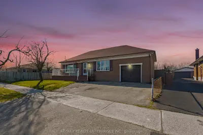 951 Atwater Avenue, Mississauga, On L5e 1m4