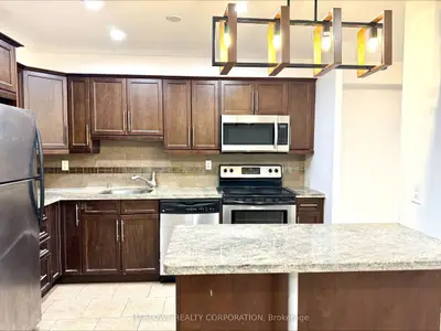 360 Ridelle Avenue 118, Toronto W04, On M6b 1k1