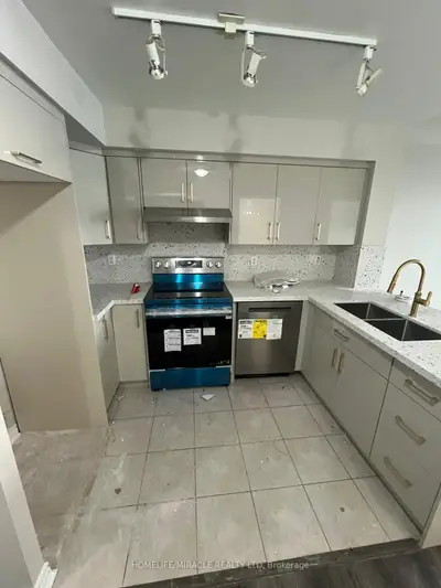 33 Elm Drive W 1508, Mississauga, On L5b 4m2