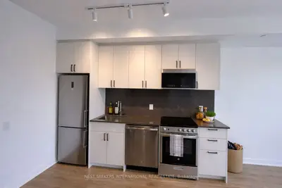1660 Bloor Street W 417, Toronto W02, On M6p 0c6