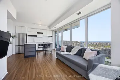 4065 Confederation Parkway 3710, Mississauga, On L5b 0l4