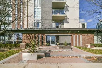 70 Port Street E 204, Mississauga, On L5g 1e8