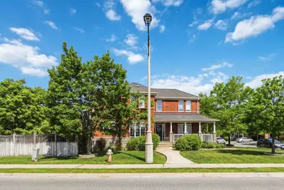 26 Huntspoint Drive, Brampton, On L6p 2e7
