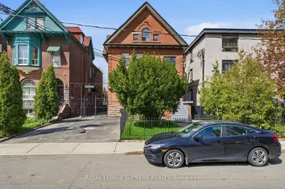20 Maynard Avenue, Toronto, On M6k 2z9