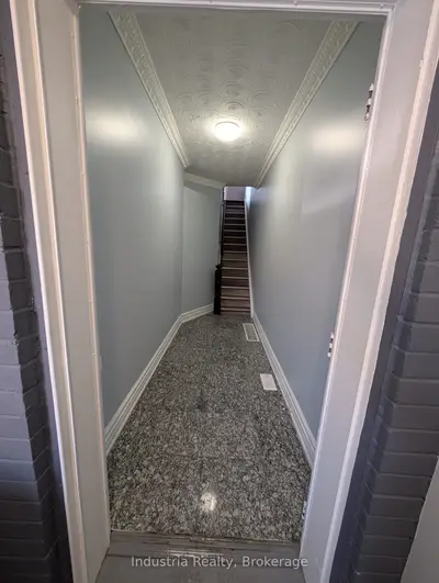 310 Weston Road, Toronto, On M6n 3p5