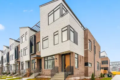 20 Lou Parsons Way 19, Mississauga, On L5h 0b2