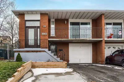 1063 Blairholm Avenue Lower, Mississauga, On L5c 3c9