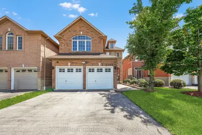 2365 Bankside Drive, Mississauga, On L5m 6e3