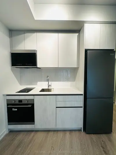 2485 Eglinton Avenue W 312, Mississauga, On L5m 2t1