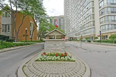 55 Elm Drive W 501, Mississauga, On L5b 3z3