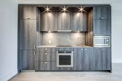 858 Dupont Street 716, Toronto W02, On M6g 0c1