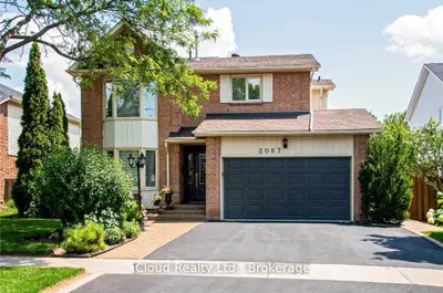 2067 Hunters Wood Drive, Burlington, On L7m 2t1