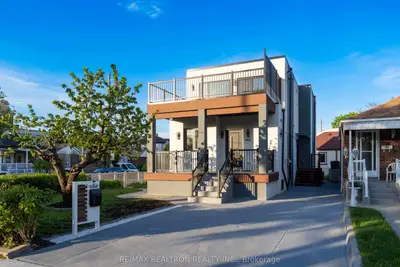 33 Landour Avenue, Toronto W03, On M6m 4j3