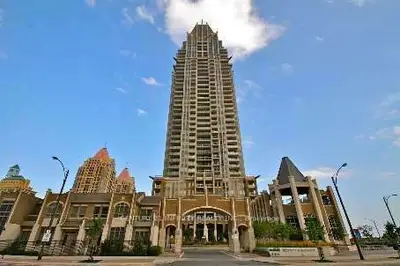 388 Prince Of Wales Drive 1911, Mississauga, On L5b 0a1