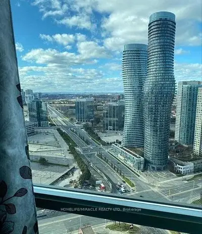 208 Enfield Place 3909, Mississauga, On L5b 0b8