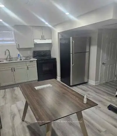 14 Kirby Road, Toronto, On M3l 1b6