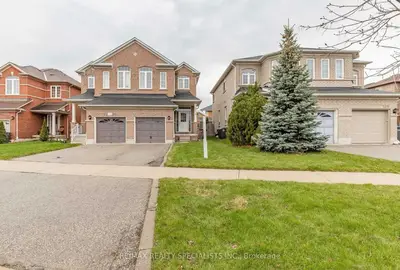 7328 Cork Tree Row, Mississauga, On L5n 8n9