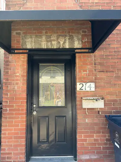 214 Earlscourt Avenue, Toronto W03, On M6e 4b1