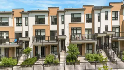 155 Canon Jackson Drive 208, Toronto W04, On M6m 0e1