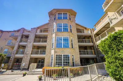 1470 Bishops Gate 104, Oakville, On L6m 4n2