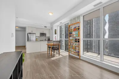 4055 Parkside Village Drive 2720, Mississauga, On L5b 0k8