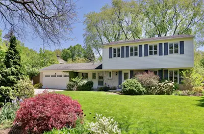 1050 Caldwell Avenue, Mississauga, On L5h 1z4