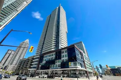 4065 Confederation Parkway 3412, Mississauga, On L3r 9y7