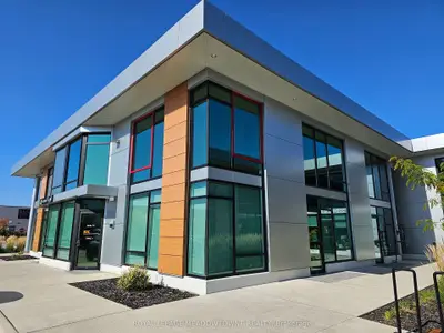 2578 Bristol Circle 11, Oakville, On L6h 6z7