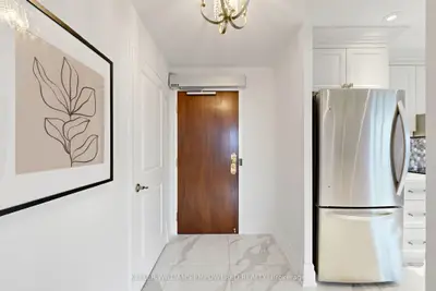 1320 Islington Avenue 701, Toronto, On M9a 5c6