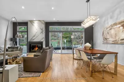 88 South Kingsway Way, Toronto W01, On M6s 3t3